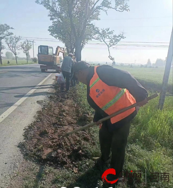 种植花卉 扮靓社区—驻马店市驿城区古城街道张教庄社区召开人居环境美化活动