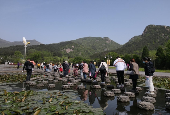 天天速递！​文化产品供给丰富 罗山县“双节”假期旅游市场繁荣发展