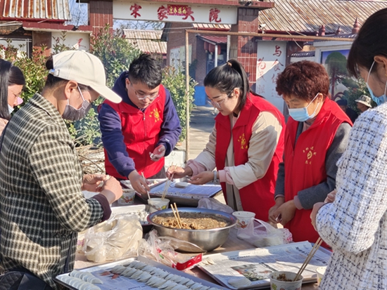 ​信阳市平桥区总工会：温暖聚重阳 浓情饺子宴-世界独家